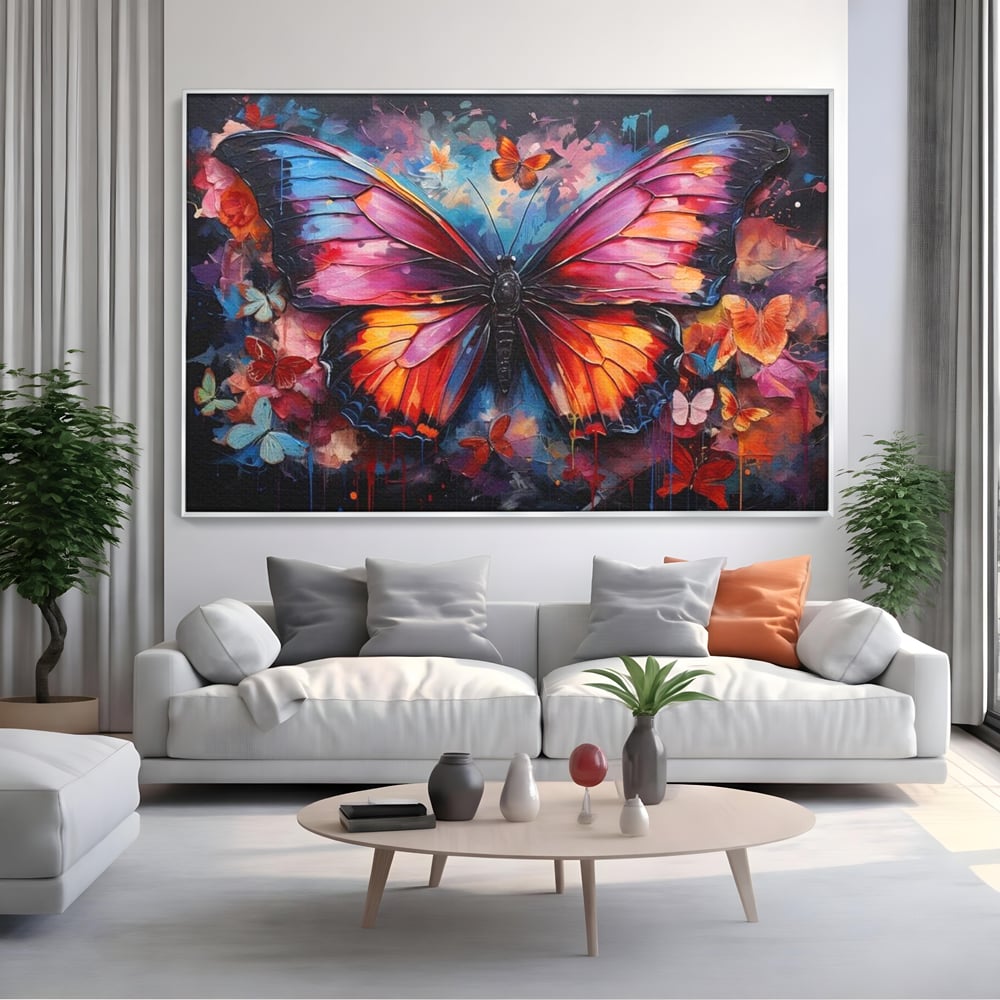Tablou canvas cu tablou canvas cu fluture central multicolor, in rama de aluminiu argintiu, pe perete intr-un living